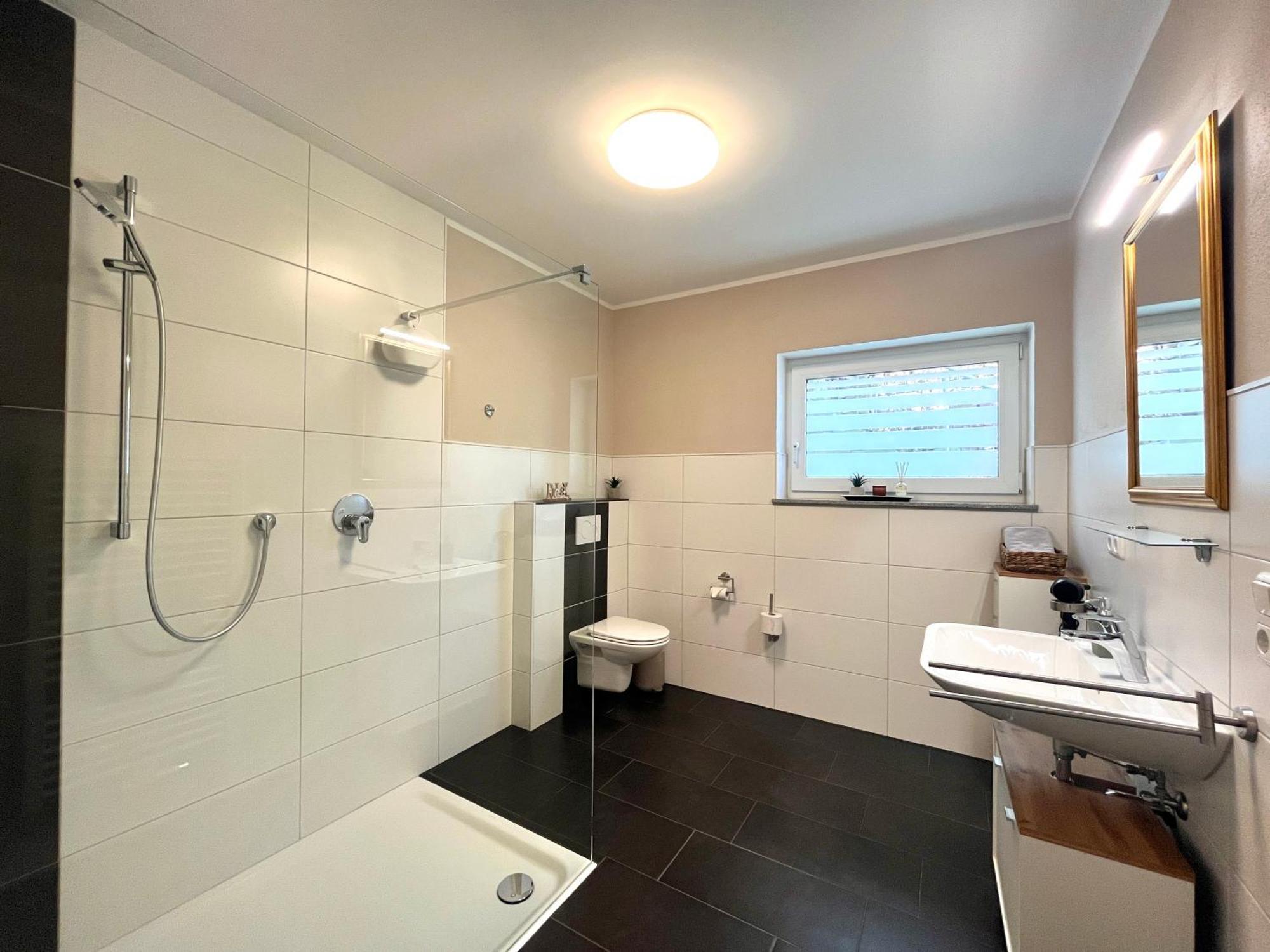Ferienwohnung Sonnenterrasse, 1-4 Personen, 2 Schlafzimmer, Grosse Terrasse Mueden Екстер'єр фото